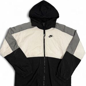 Mens Nike Windbreaker Jacket
Athletic Black White DrFit Small